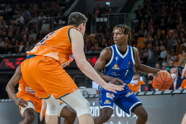 里尔的年轻 里尔的年轻